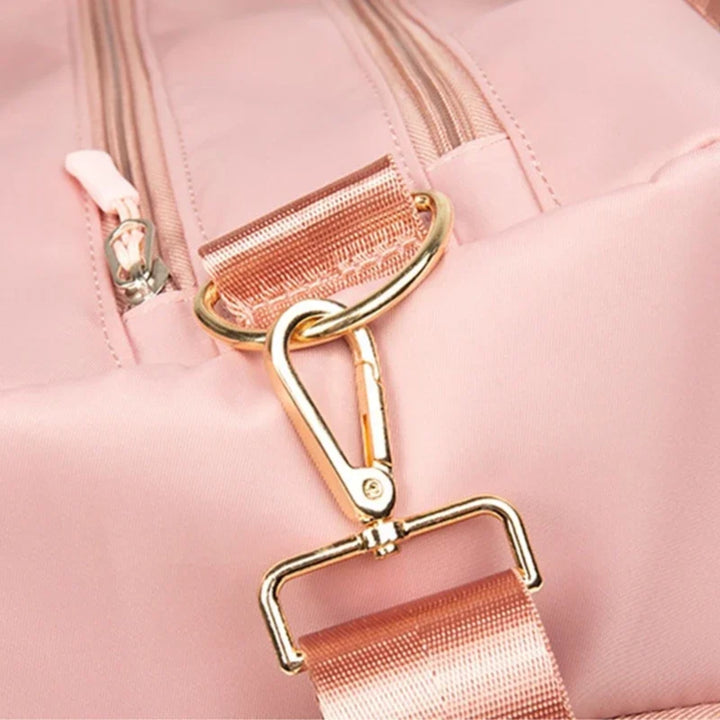 Allrounder Sporttasche 35l - Pink Close-Up Robustes und wasserfestes Material