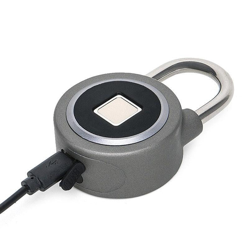 Fingerabdruck Schloss aus Edelstahl - Vorderansicht. Einfach laden per USB-Kabel.