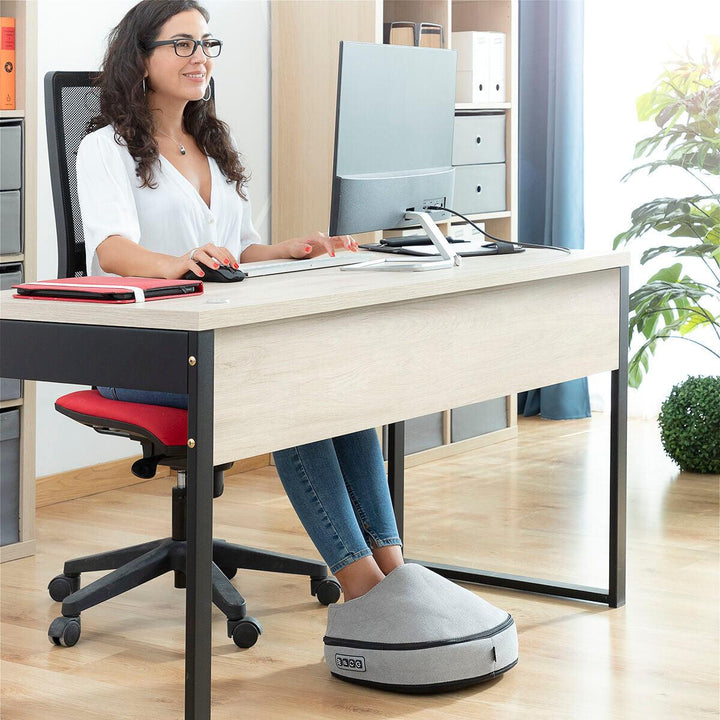Shiatsu-Thermo-Massagegeraet - Anwendung während Home-Office

