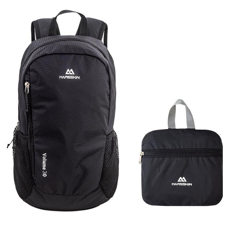 Ultraleichter Rucksack - Black Vorderansicht und Ansicht wenn zusammengefaltet.
